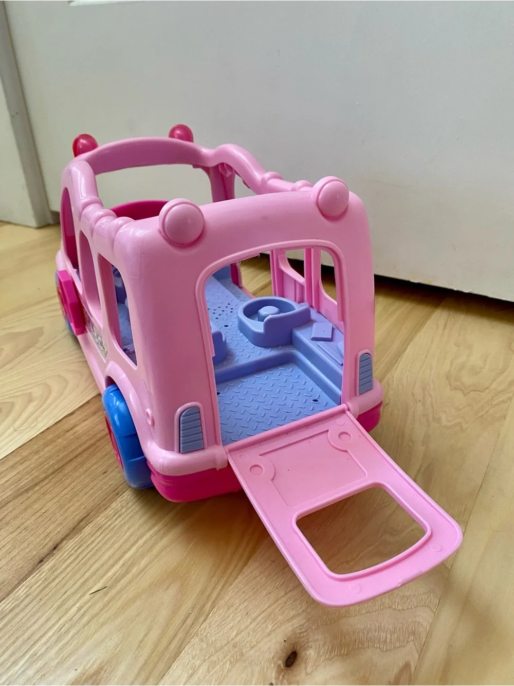 Fisher Price Little People Bus Vintage 2005 Pink Lil’ Movers School Bus w/ Sound